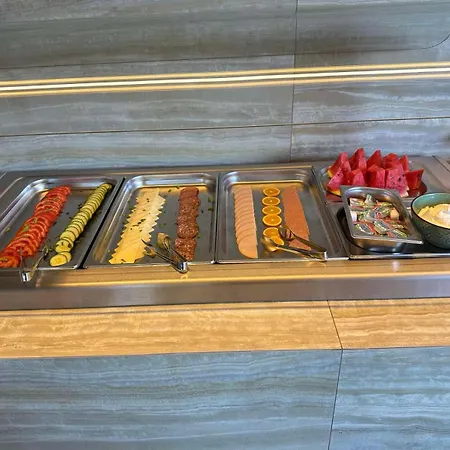 호텔 Trees Art & 익시아