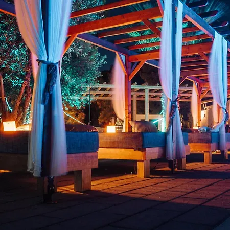 Trees Art & Ixia (Rhodes)